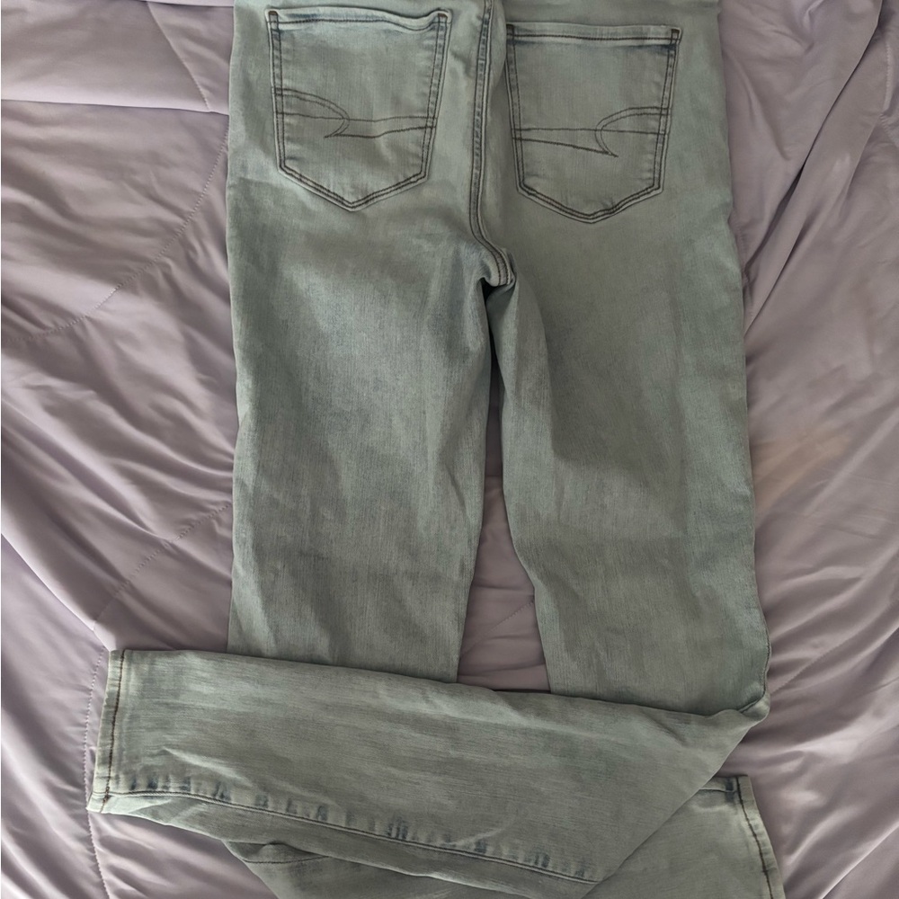 American Eagle Outfitters Ultra High Rise Light Wash Denim Size 8 X-Long - Picture 4 of 6